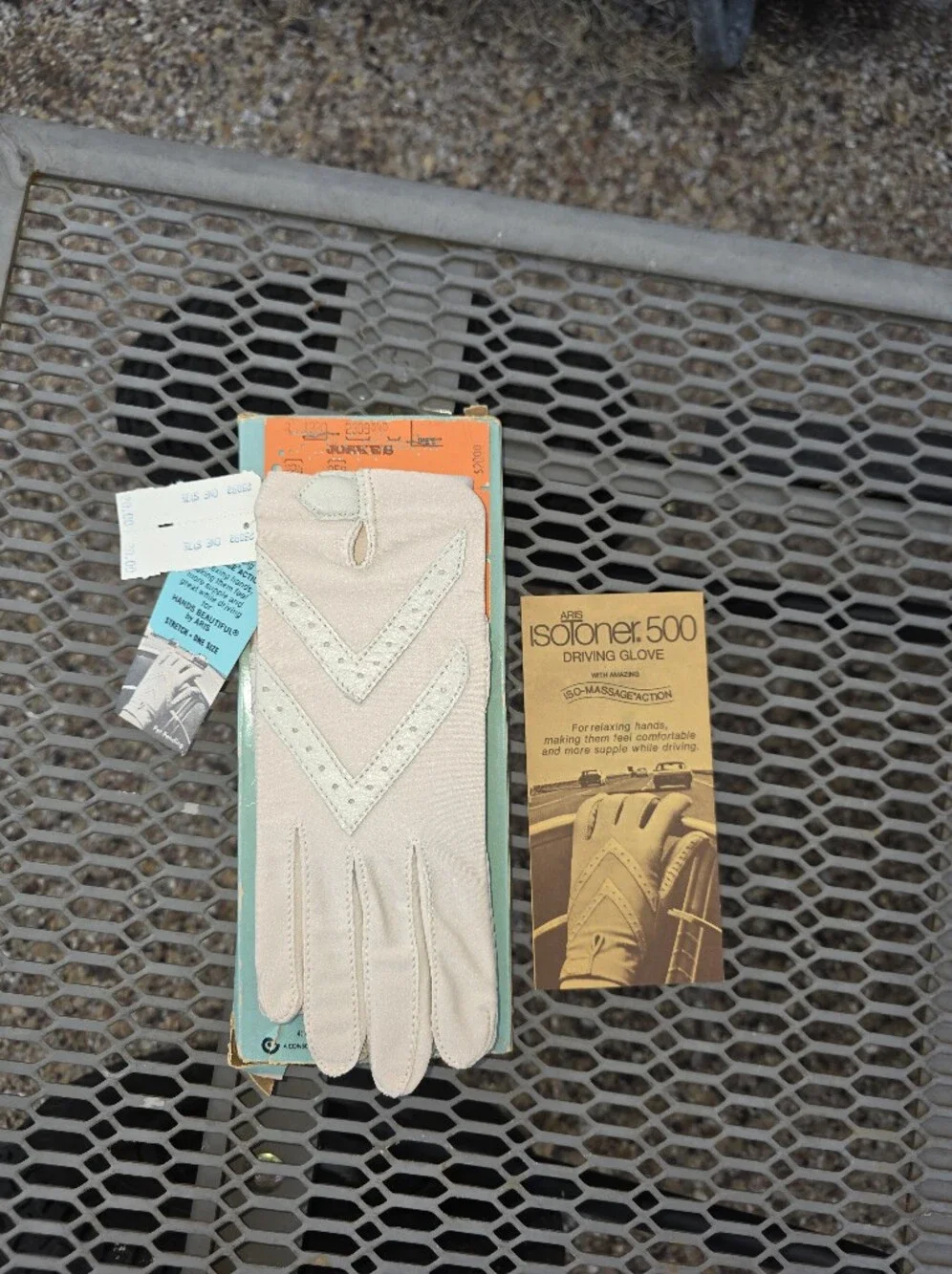 Aris Isotoner White Driving Gloves with Perforated X-Stitch